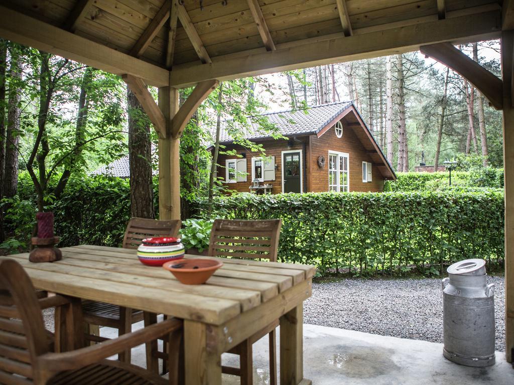 Luxurious Chalet In Oud Turnhout With Large Garden Villa Oud-Turnhout Exterior photo
