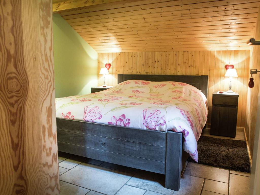 Luxurious Chalet In Oud Turnhout With Large Garden Villa Oud-Turnhout Exterior photo